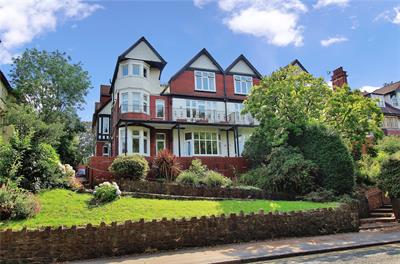 Glan Y Llyn Apartments, Lake Road East, Roath Park, Cardiff