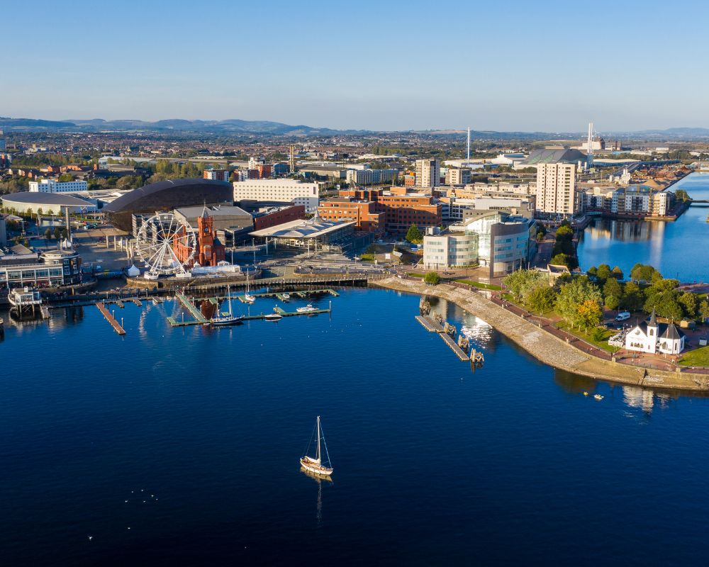 Scenic view of Cardiff Bay, a vibrant waterfront location that highlights the appeal of a move to Cardiff.
